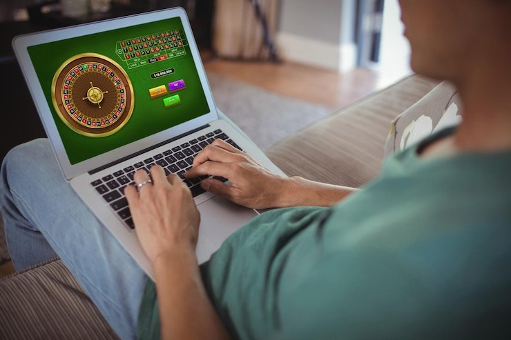 Pengguna mengelola pengaturan privasi dan keamanan akun di platform wijaya88