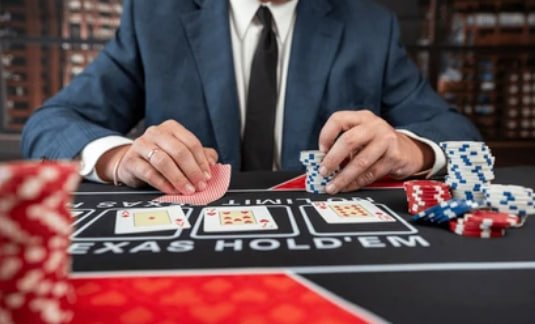 Pengguna mobile menikmati layanan sports betting dengan mudah dan responsif